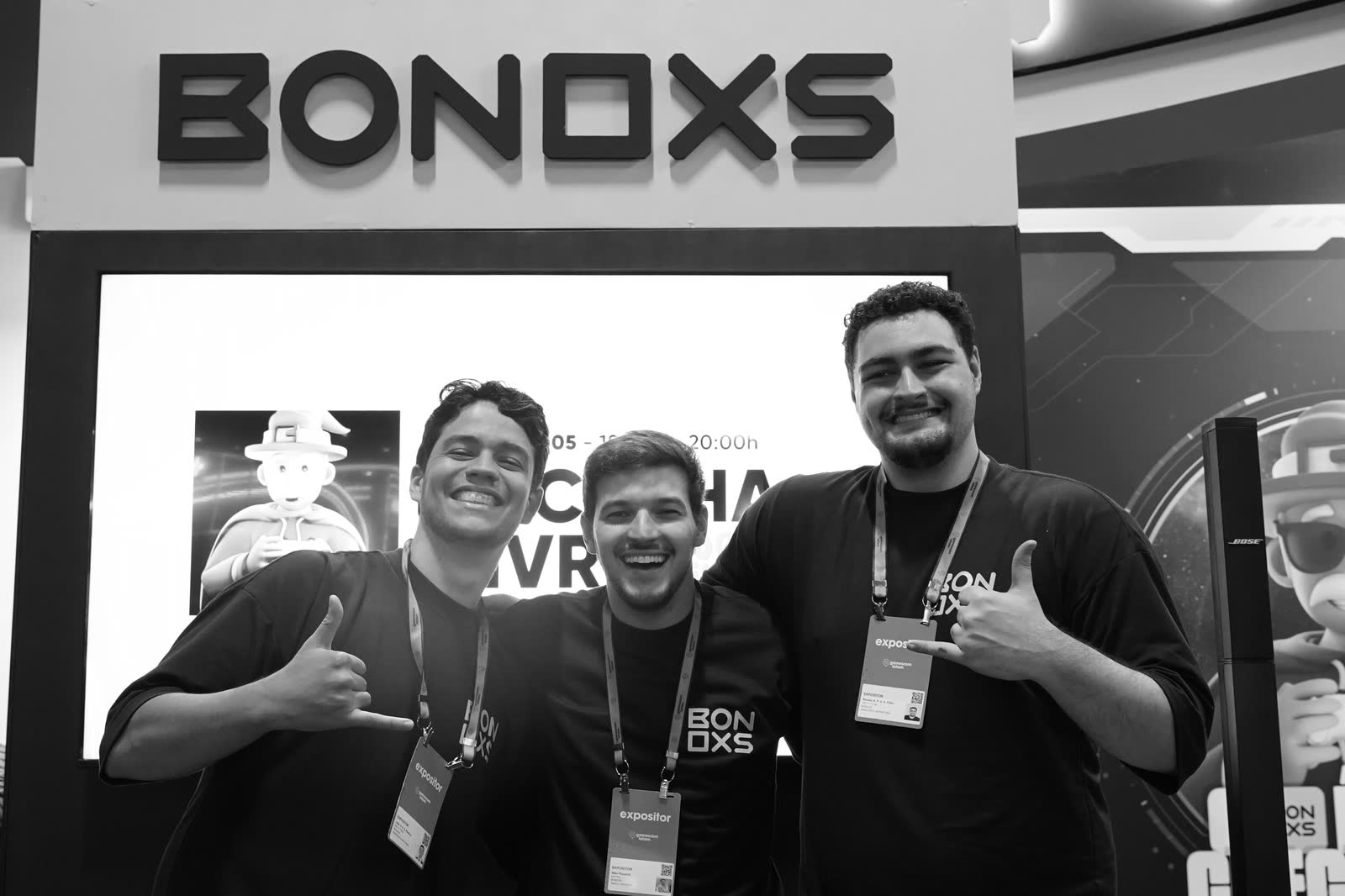 BONOXS team posing at the stand